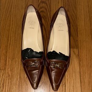 Joan & David Brown Leather Heels Elegant Design